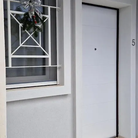Xenia Boutique Apartment Trepuzzi Exterior photo